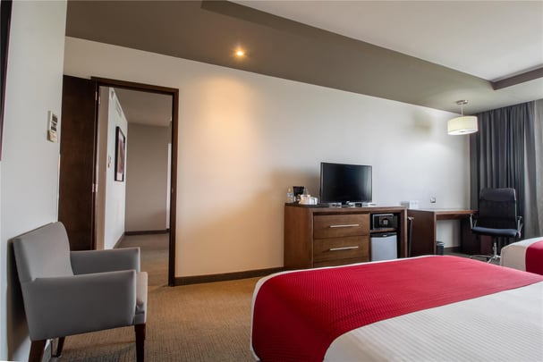 Two Queen Bed Connected