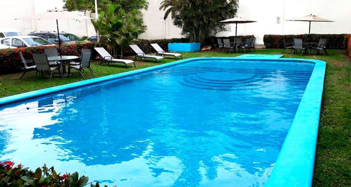 Swimming pool