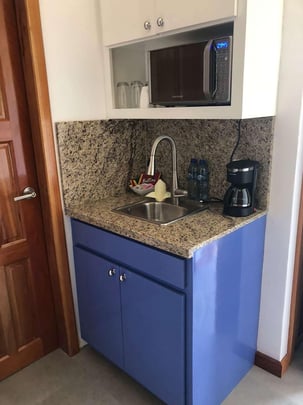 STUDIO SUITE KITCHENETTE