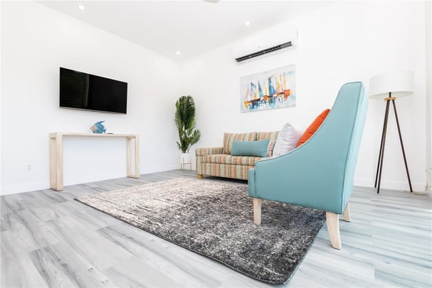 Family Condo Suite Living room