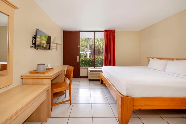 1 King 1 Single Garden