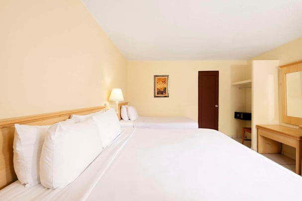 1 King 1 Single Garden