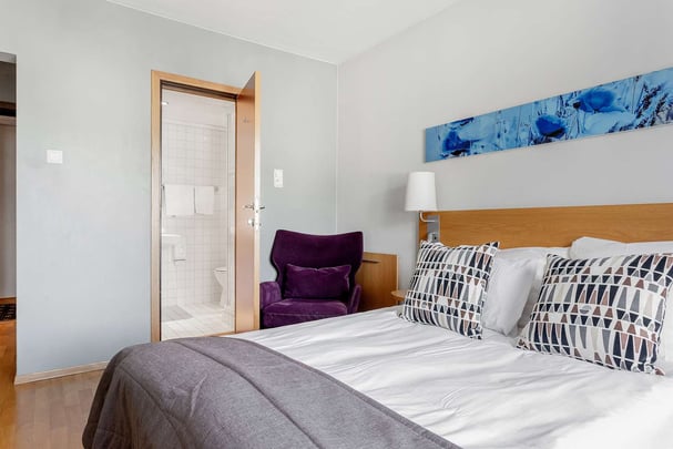 Gyldenlove business queen room