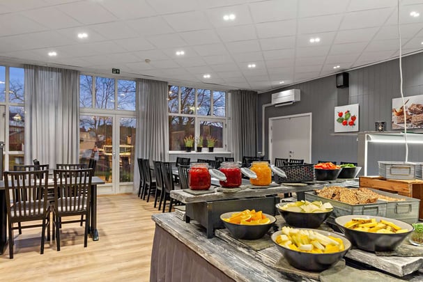 Tingvold Park Breakfast buffet