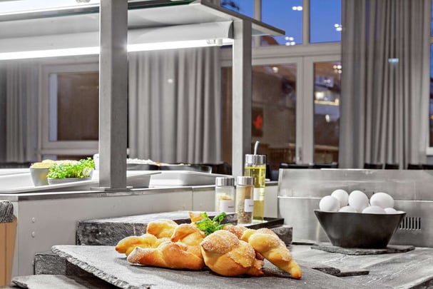 Tingvold Park Breakfast buffet