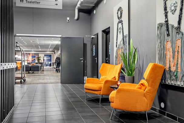 Best Western Leto Arena details hallway