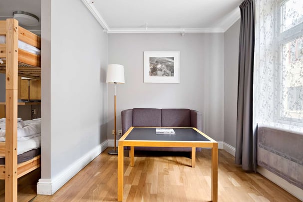 Bakeriet family room