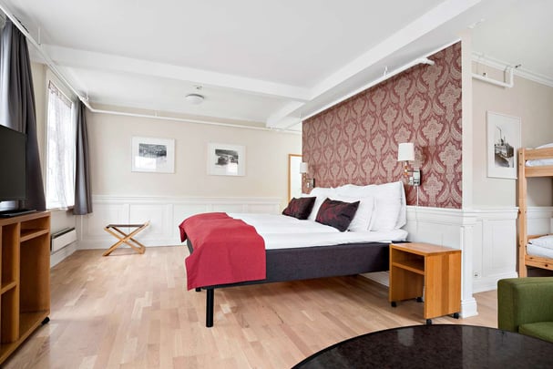 Bakeriet family room