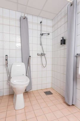 Mobility Accessible Guest Bathroom