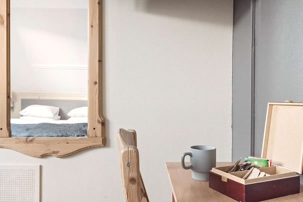 Ole Tobias family room