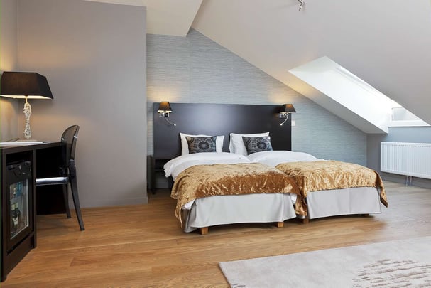 Guest Room with Two Twin Beds