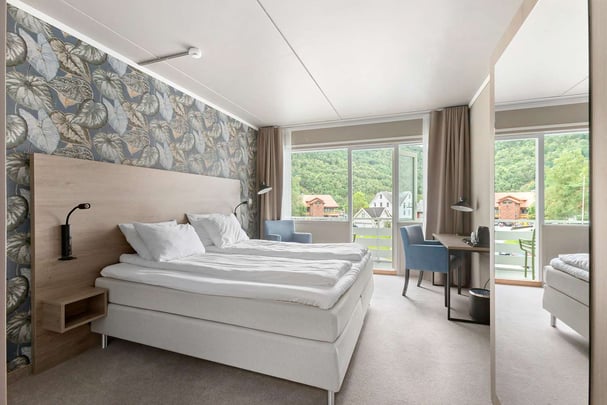 Superior Queen Balcony