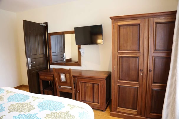 Guest Room Work Desk