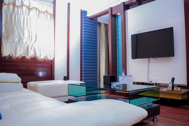 Best Western Plus Paramount Hotel Suite