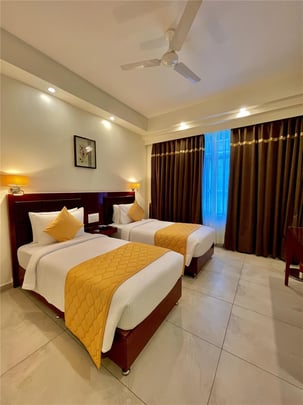 Deluxe Room Twin Beds