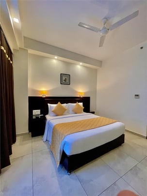 Guest Room with King Bed