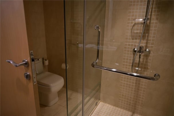 Superior Twin Room Bath