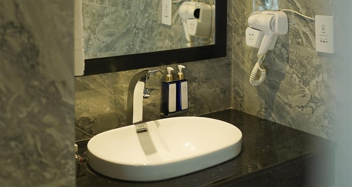 Deluxe Room Twin Bed