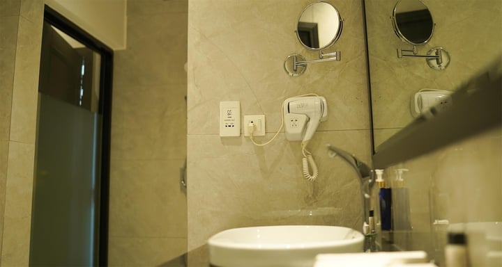 Deluxe Suite King Bed