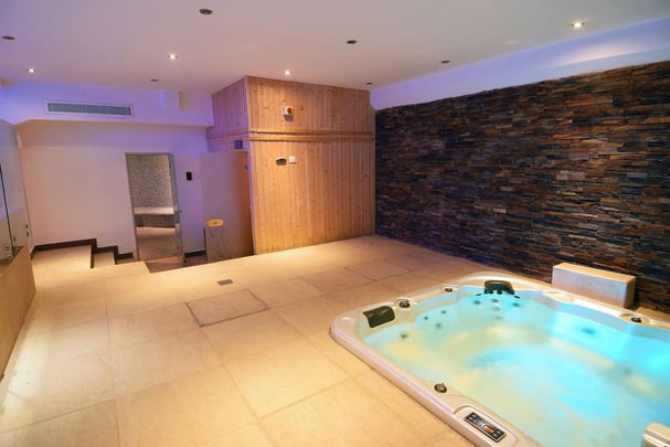 AST Health Club Jackuzi Sauna