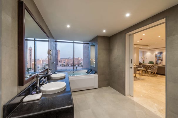 Royal Suite Whirlpool