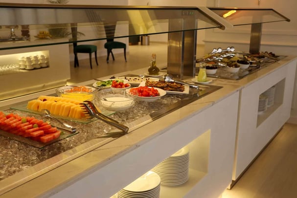 Restaurant buffet