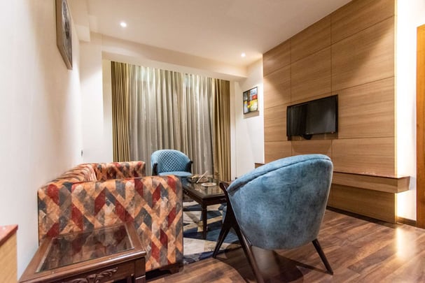 Suite Room Seating Area