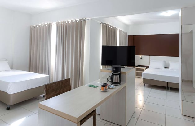 SUITE SQ 1 QUEEM BED + 2 SINGLE BEDS