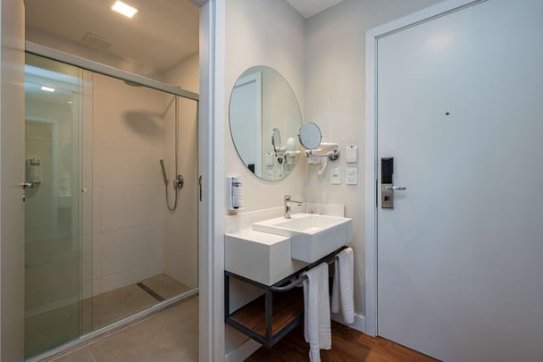 Guest Room Bathroom