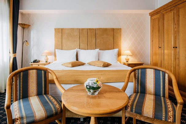 Guest Room with King & Twin Bed