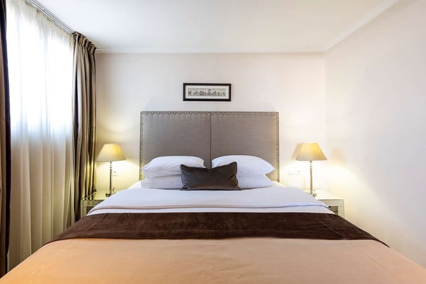 Parhtenon Suite Room