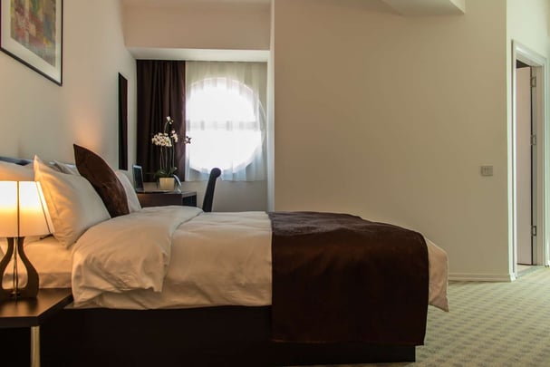 Double Room with Queen Bed