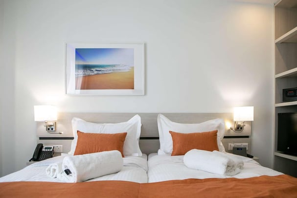 Guest Room with 2 Single Beds