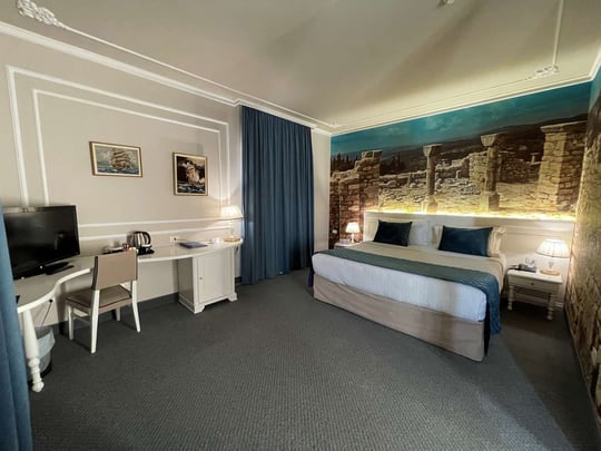 Junior Suite with 1 King 2 Single Beds and Balcony Sea View