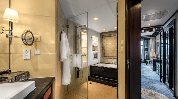 Junior Suite Bathroom