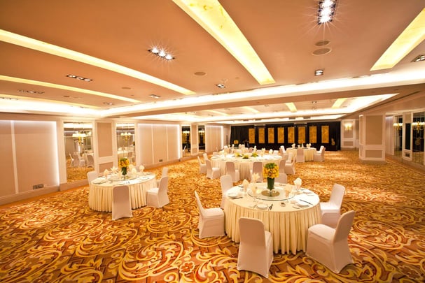 Twin Gateways Shadow Connecting Meeting Room