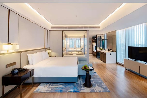 Business Room with Queen Bed