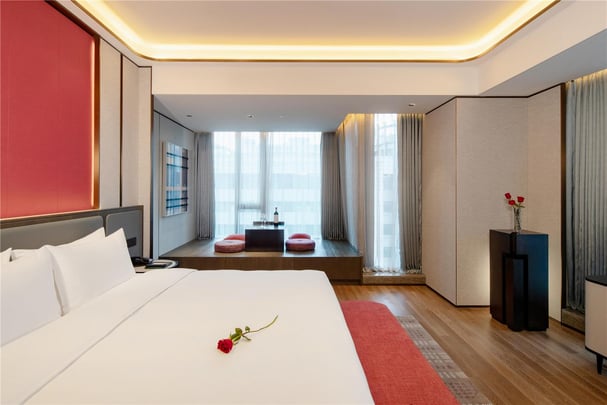 Beauty Guest Room with King Bed