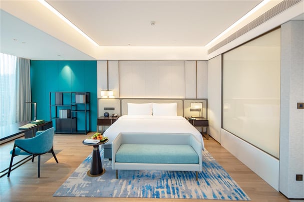 Deluxe Room with Queen Bed