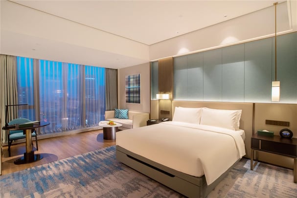 Deluxe Room with Queen Bed