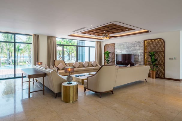 Presidential Villa King bedroom Living room