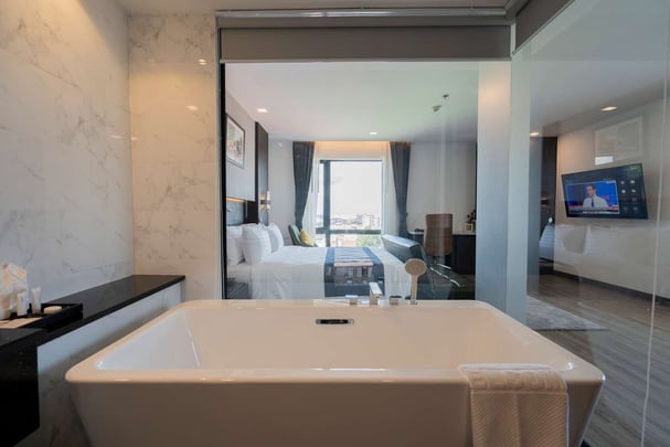 Suite Bathroom