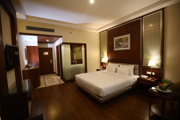 Premium Room | 1 King Bed