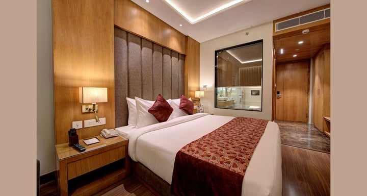 Deluxe Room King Bed