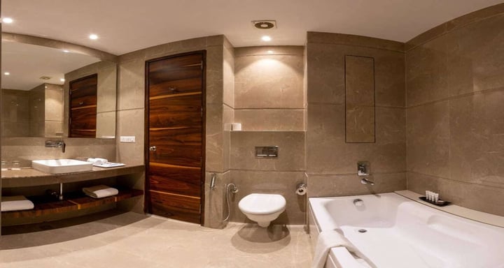 Suite Room - Bathroom