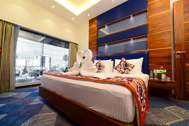 Suite Room with King Bed