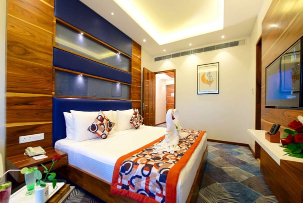 Suite Room with King Bed