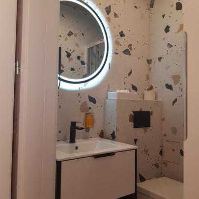 Studio room with kitchenette