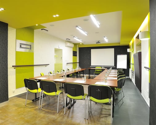 Cameral Meeting Room