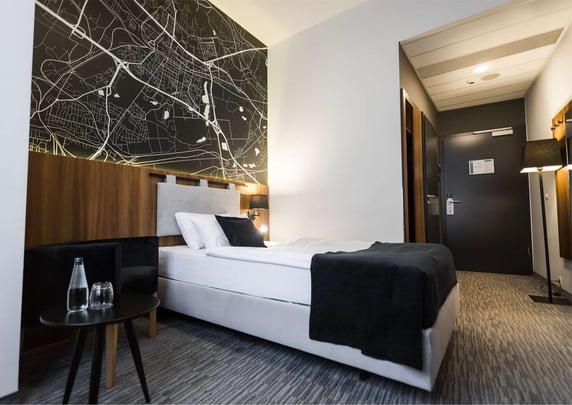 Superior room with single bed